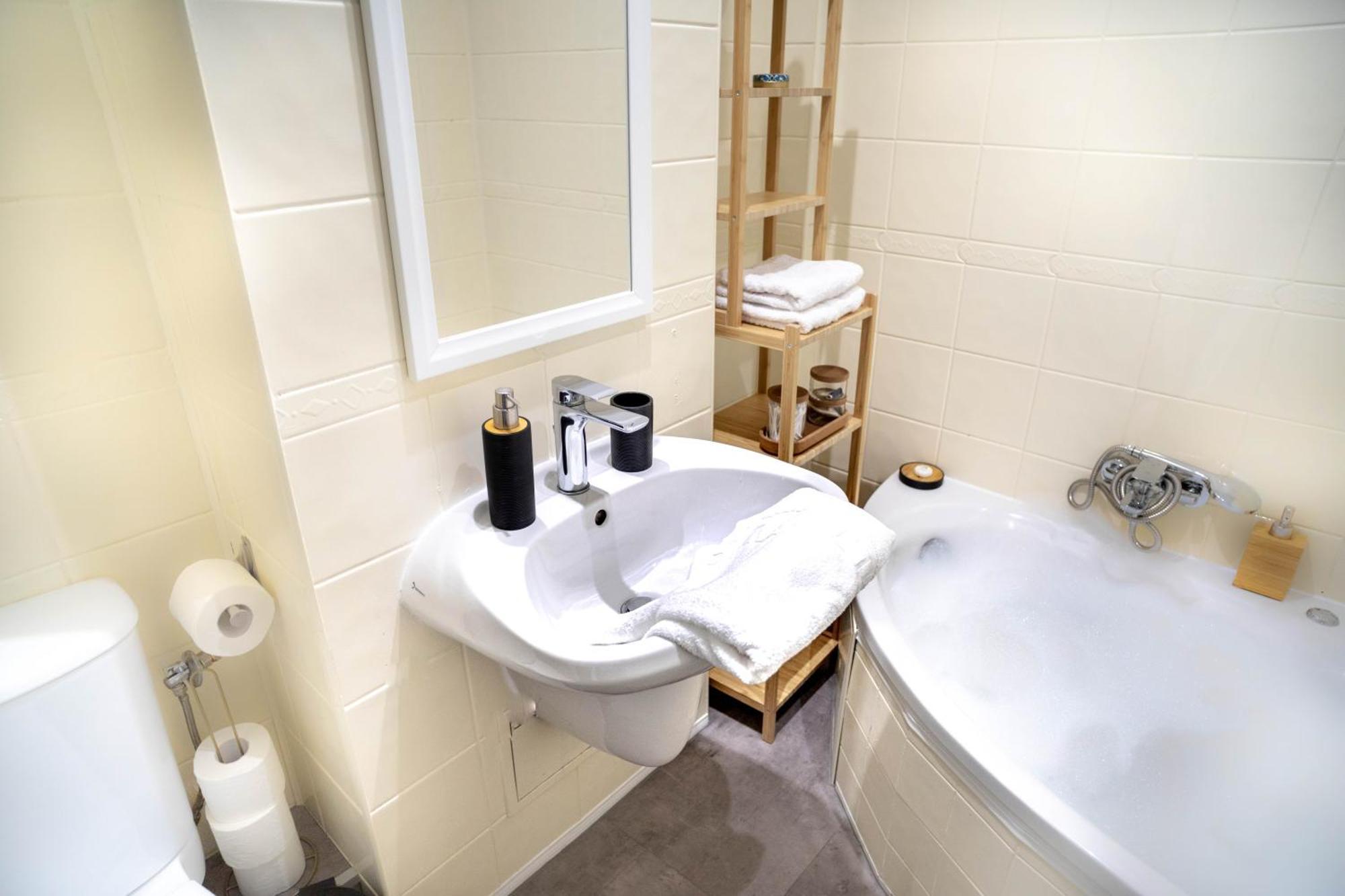 Bird Nest 2 Room Apartment ブカレスト エクステリア 写真